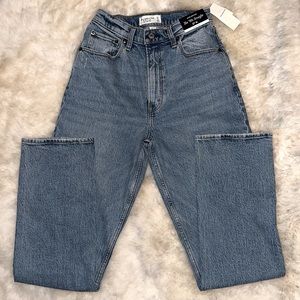 Abercrombie Size 4L Curve Love 90’s Straight Ultra High Rise